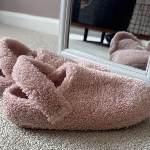 CROCS Pink Fuzzy Slippers - Picture 4 of 6